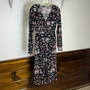 Xhilaration‎ Black Floral Stretchy Midi Dress- S